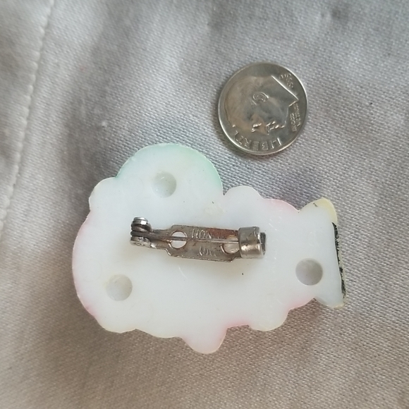 Vintage HONG KONG SANTA CLAUS pin - Picture 3 of 4